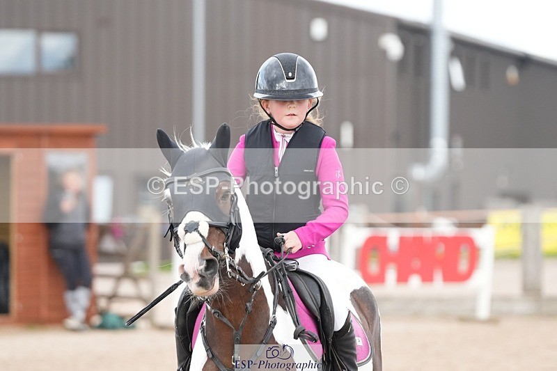 250921-144447-03716 - Cls 20 Pony 80cm Derby