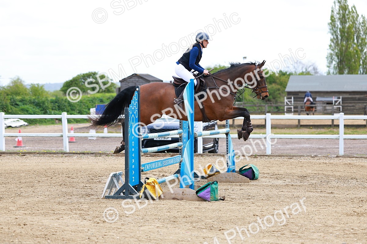 SBM_002268 - Class 10 - Senior Newcomers - 1.10m