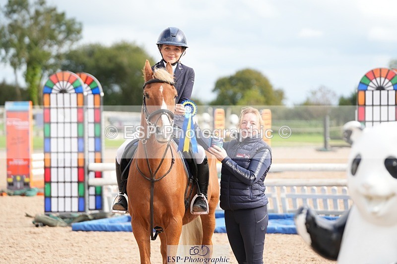 250921-151214-03798 - Cls 20 Pony 80cm Derby