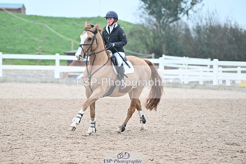240113A-141155-02276 - Cls 13 Foxhunter and 1.20m Open