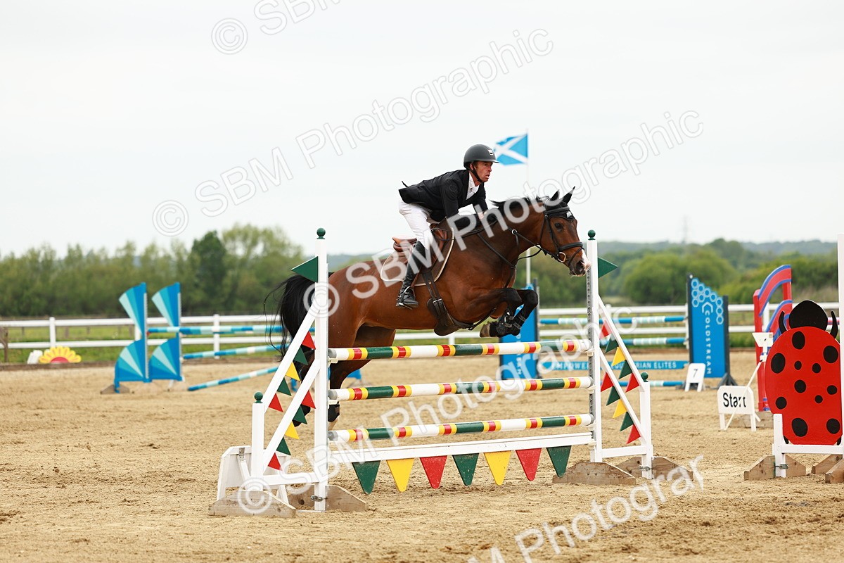 SBM_001137 - Class 5 - Senior Foxhunters - 1.20m