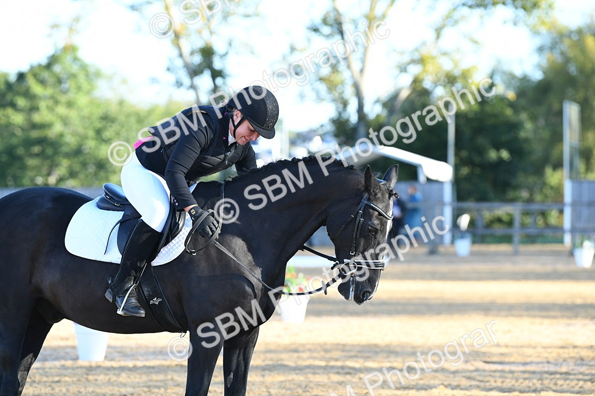 SBM_14300 - D4 - Small Tour Championship - Intro B