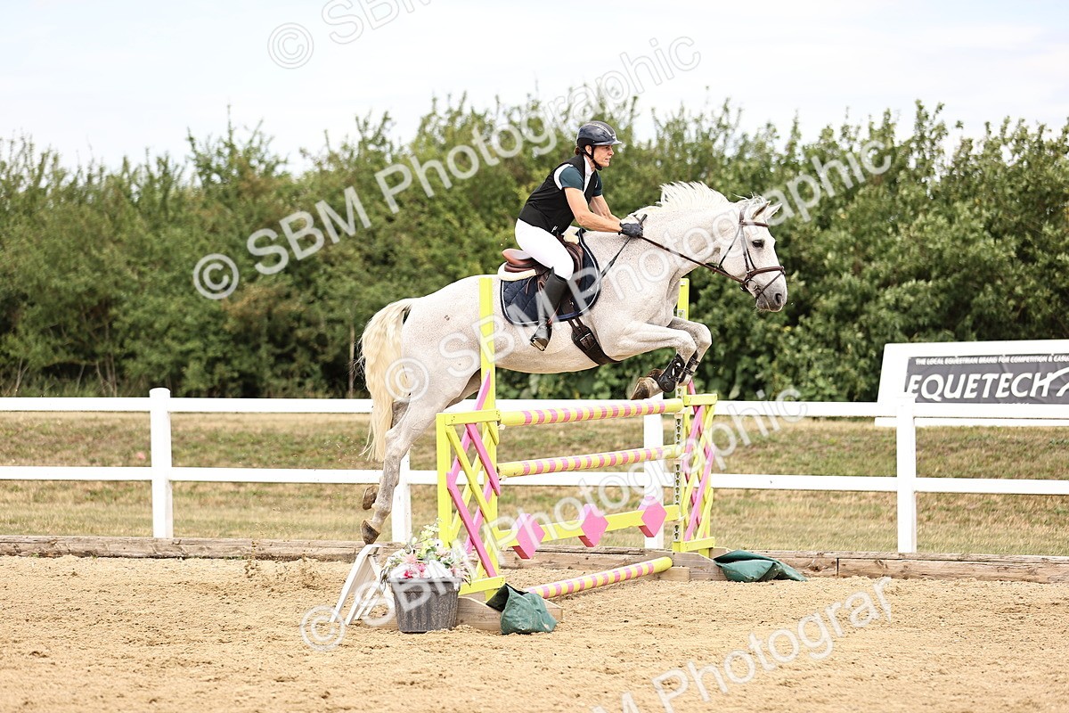 SBM_010497 - Class 9 - Senior Foxhunter - 1.20m Open
