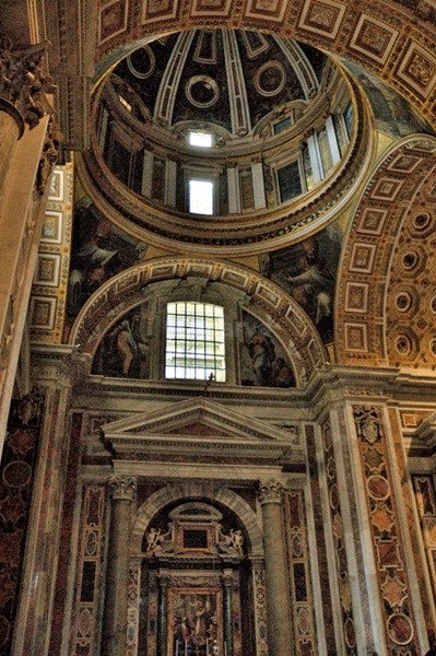 Left side view - St. Peter's Basilica