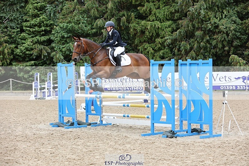 250803A-111051-10698 - L-526-Lucy.Woolams-ZATESS.CLASSIC