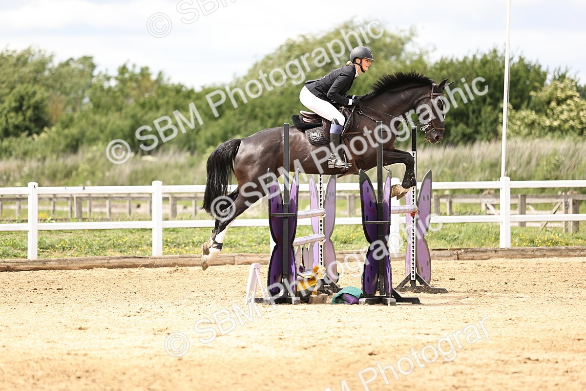 SBM_003320 - Class 11 - Senior Newcomers - 1.10m