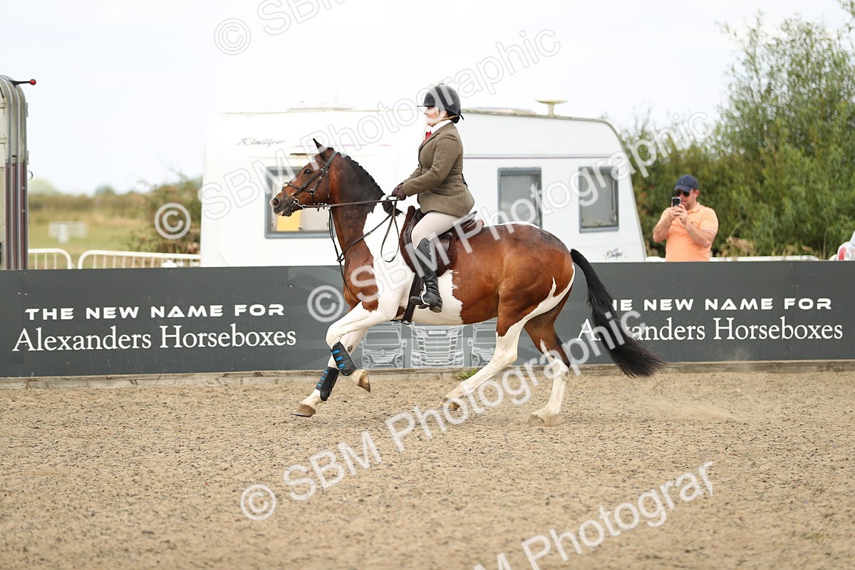 SBM_05575 - Class 48a Style & Performance 70cm (15-19)