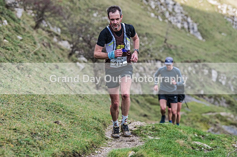 Litton-264 - Litton Christmas Cracker Fell Race (Limestone Series) Sunday 14th December 2025