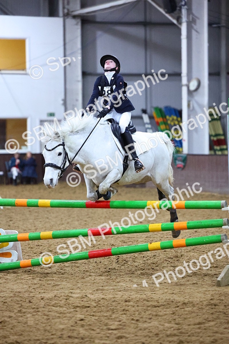 SBM_002675 - Class 6 - Holly & Ivy Stakes - 90cm