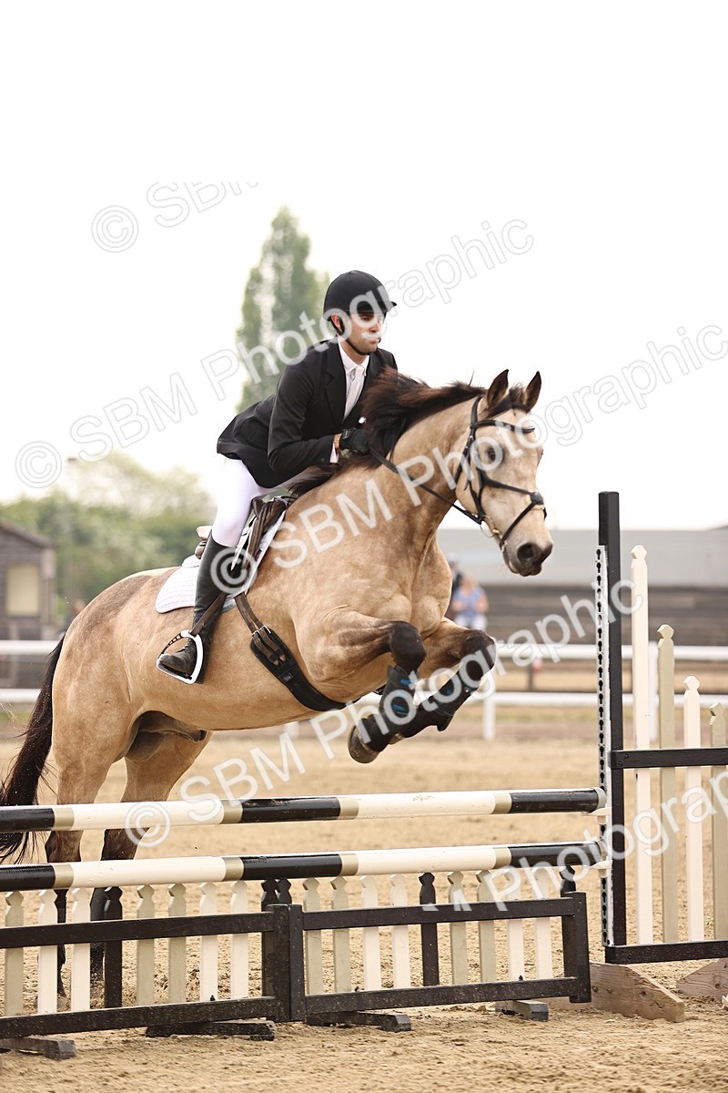  - Class 15 - Senior British novice - 90cm