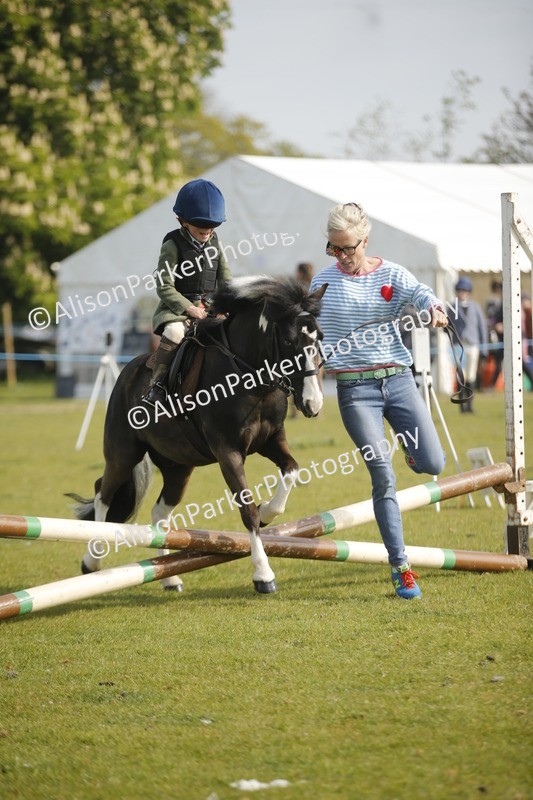 20260426-1038 - Class 1 - Mini Jumping - Lead rein or Assisted