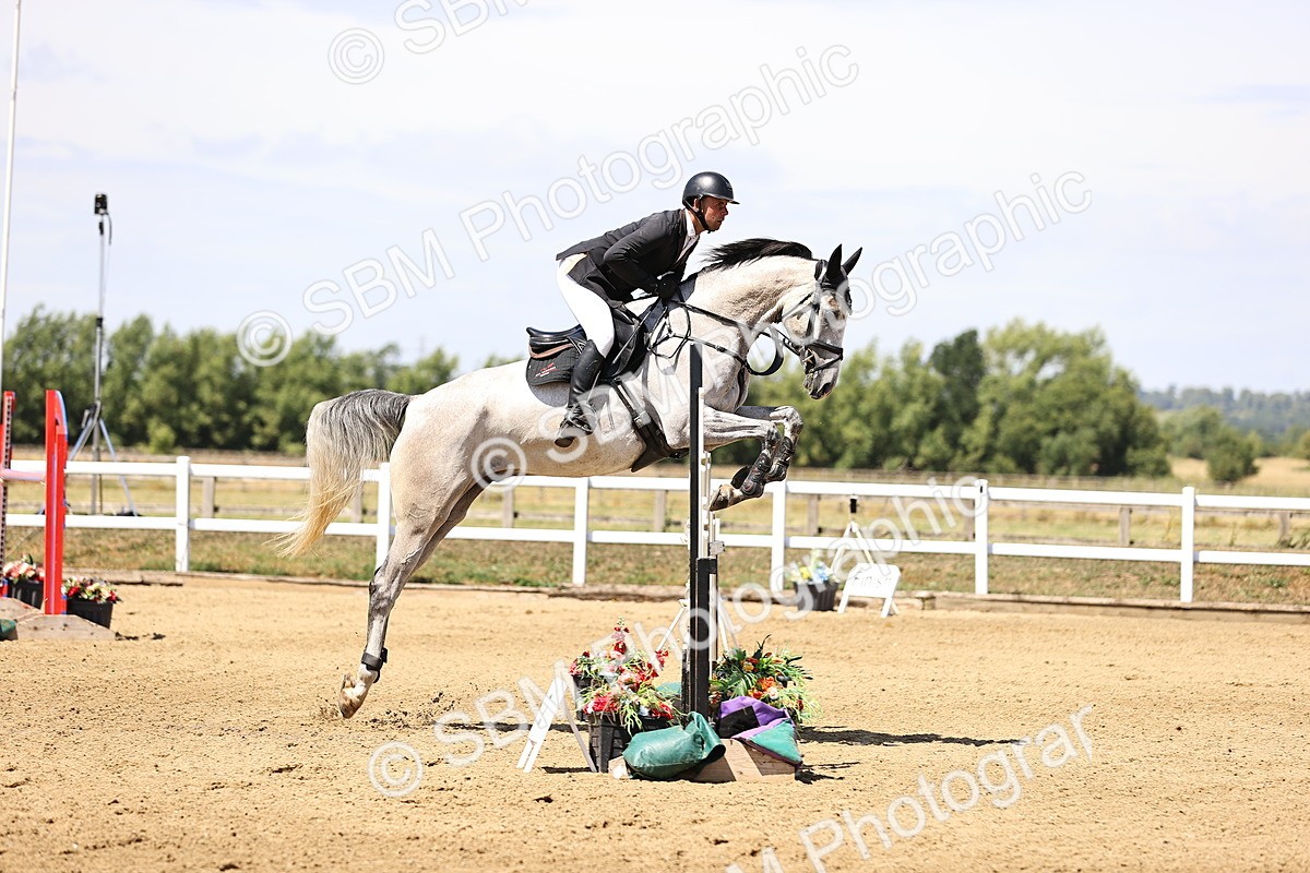 SBM_010092 - Class 9 - Senior Foxhunter - 1.20m Open
