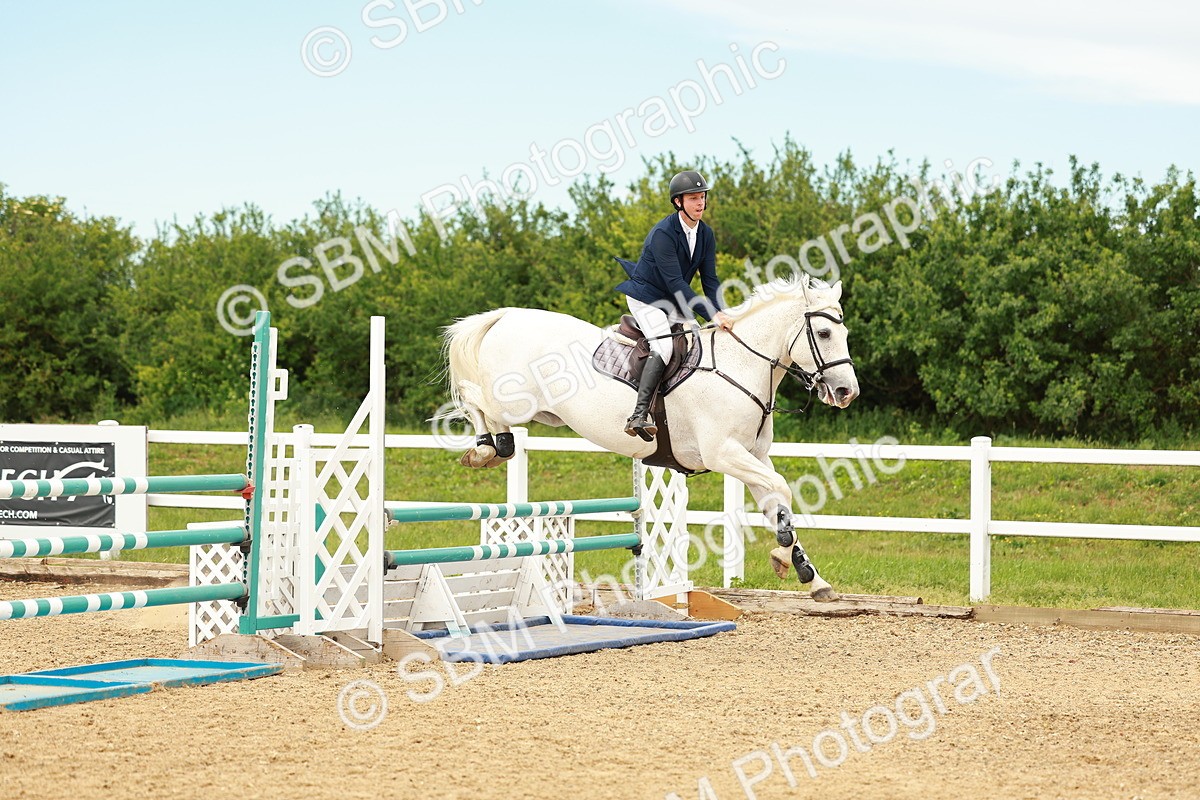 SBM_002093 - Class 4 - Senior Newcomers - 1.10m