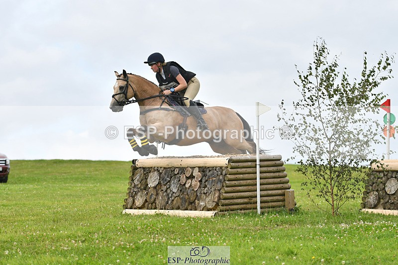 240804-113311-11804 - 316-Chloe_Dunn-TOWERHILL_SHAMIE