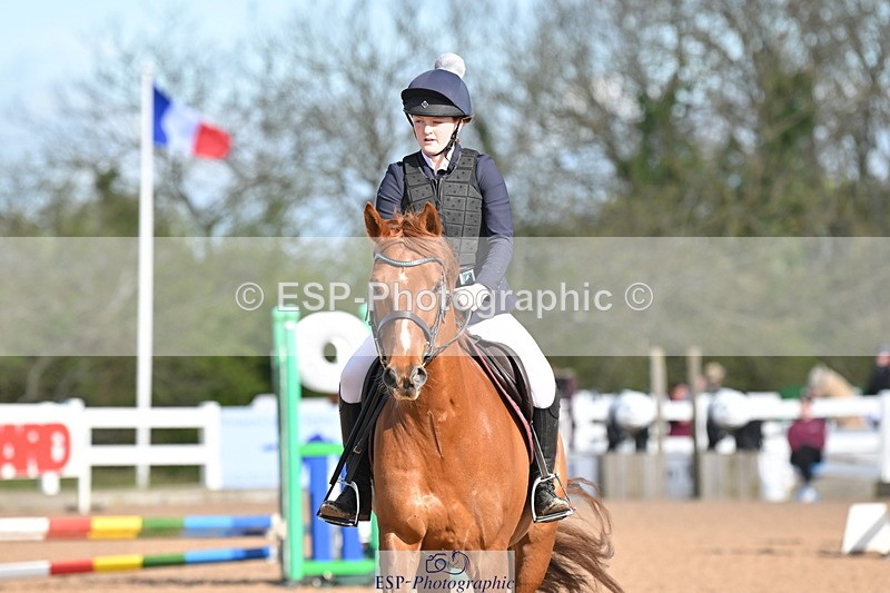 240504A-091954-00087 - Cls 11 Clear Round 50cm