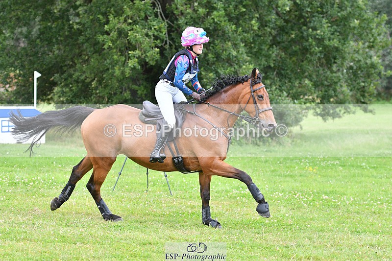 240804-131406-13735 - 464-Tichy_Sanders-SPARHANGER_VELVET