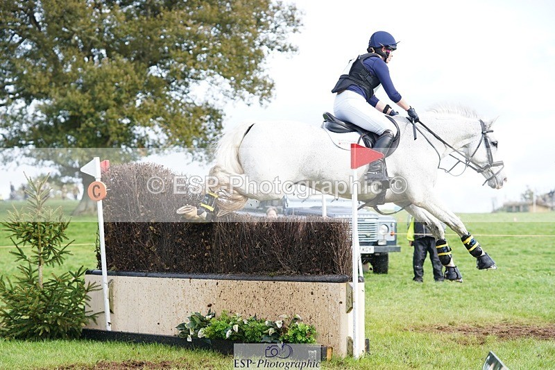 231021-133956-17397 - 437-DONBEG.GREY-Hannah.Underhill-SC+XC