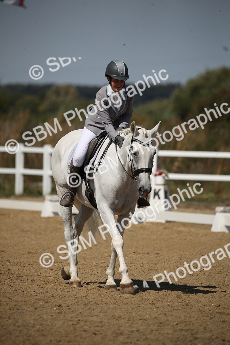 SBM_005069 - Class 11 - Novice 5 - 11.41-12.58