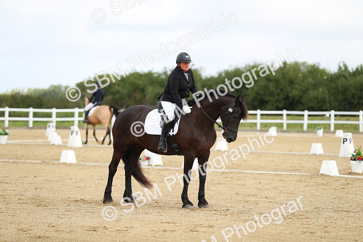 SBM_015051 - Class 13 - Novice 23 - 8,30-9.33