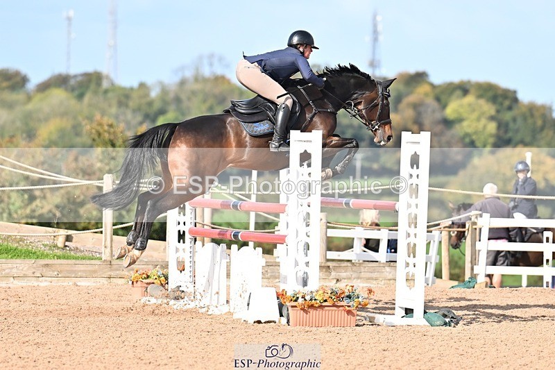 251005-105129-02877 - Cls 15 Foxhunter and 1.20m