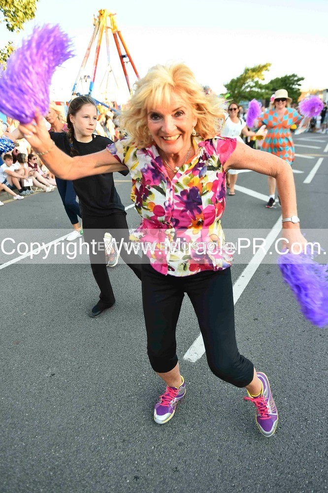 SH4_3672 - Carnival Procession.