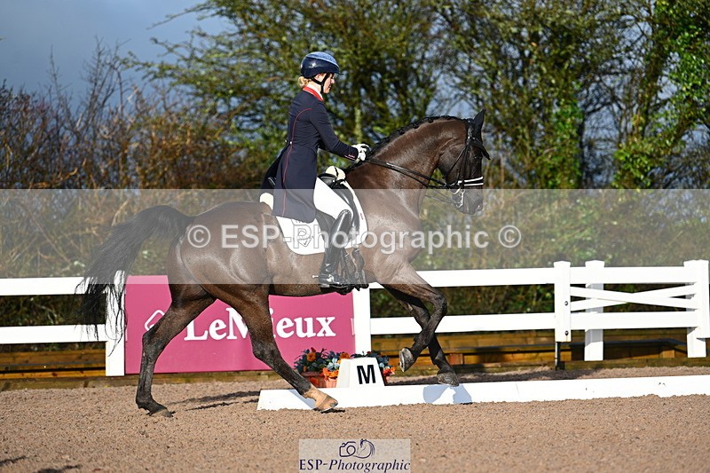 240218A-090923-05014 - 162-Holly.Kerslake-Totil.Platinum