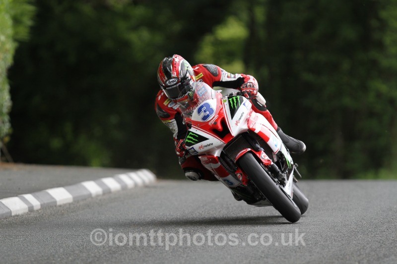 Ian Hutchinson Yamaha / Milwaukee Yamaha - Monster Energy Supersport Race 1