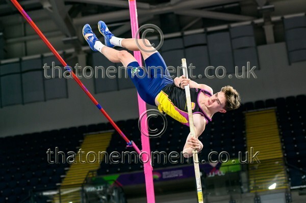 AgeInd25SUN-914057 - Field Male