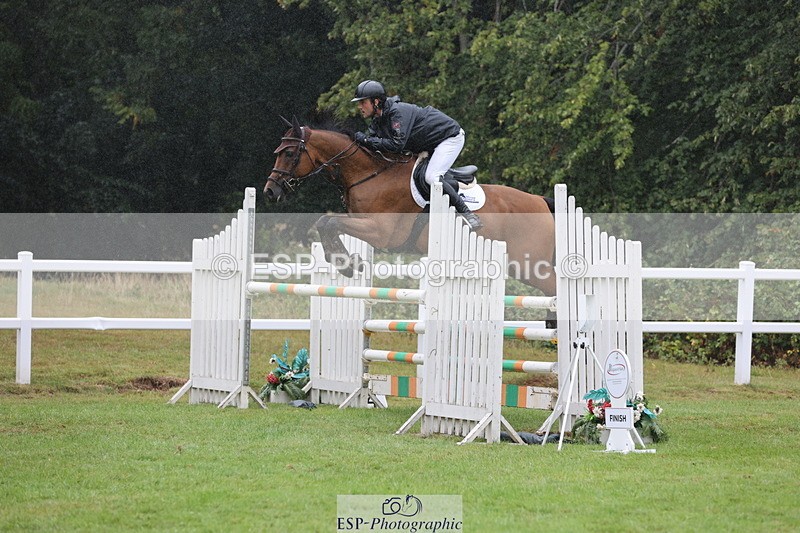 250830A-133040-06694 - Cls 16 Snr Newcomers and 1.10m Open