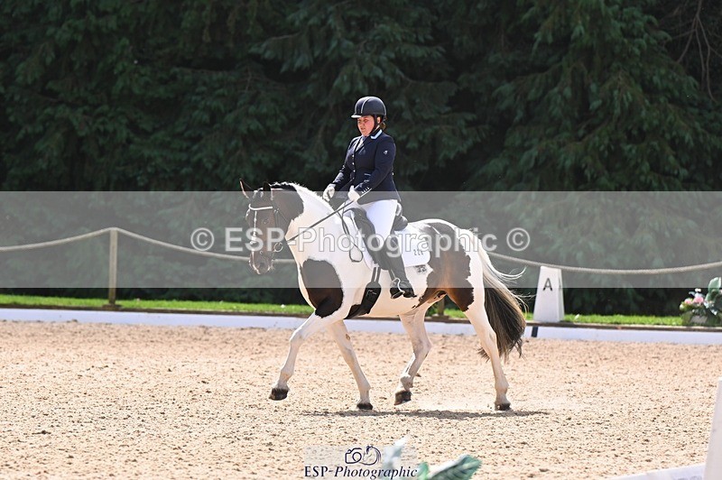 240809-114933-00588 - 228-Lauren.Picknett-Bonnie.V