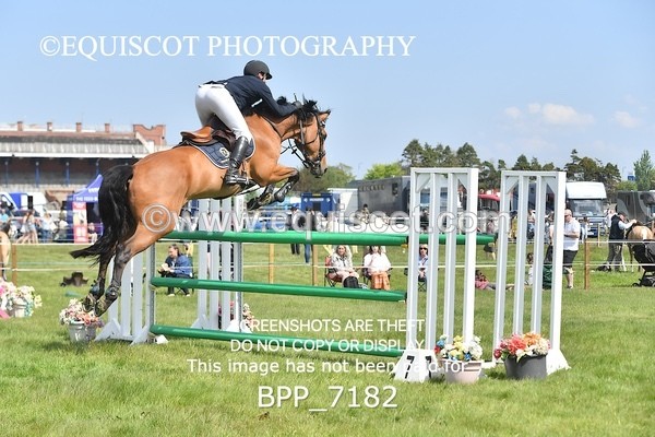 BPP_7182 - CLASS 3 Andrew Hamilton Coach, RHS Foxhunter Championship Qualifier