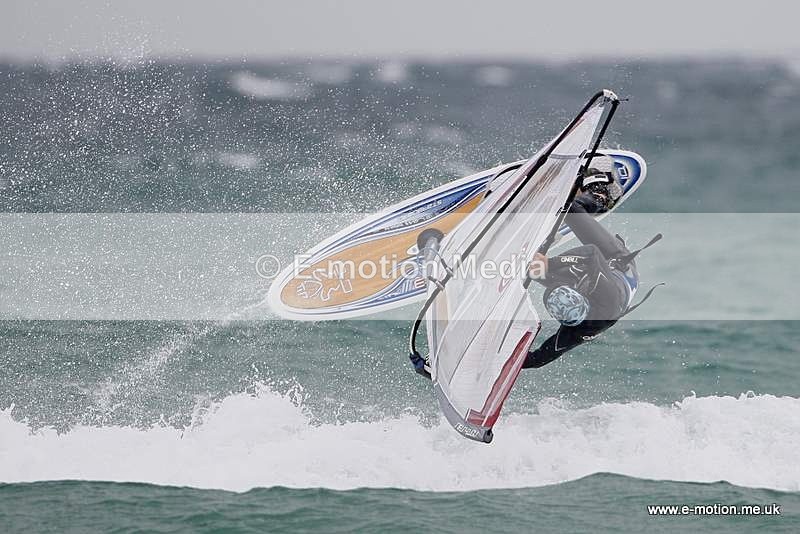 WS 020510-6 - Windsurfing