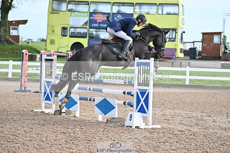 231208A-113154-00506 - Cls 4 Snr 1.05m Open