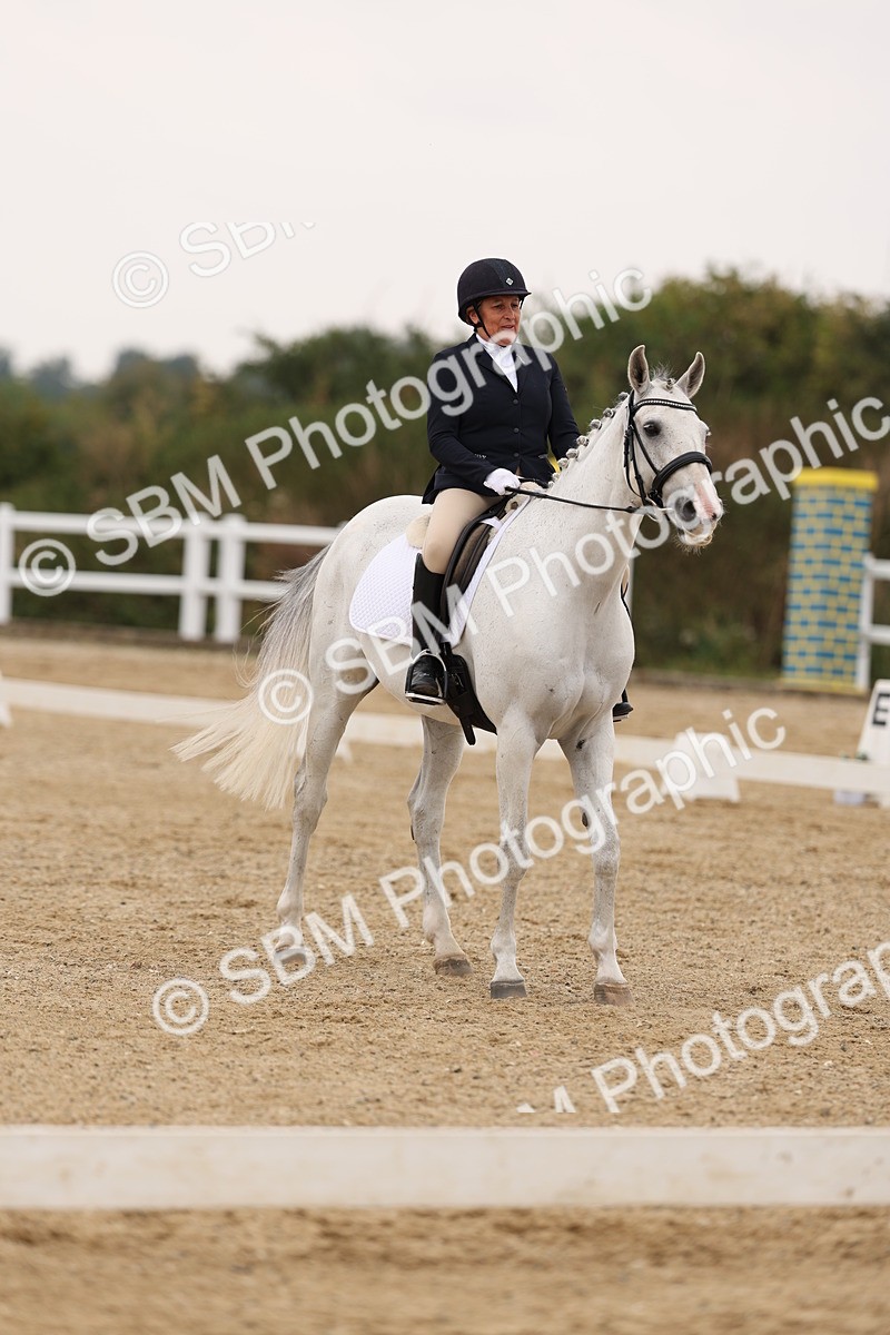 SBM_01750 - Class 9 - Novice 27 Champs