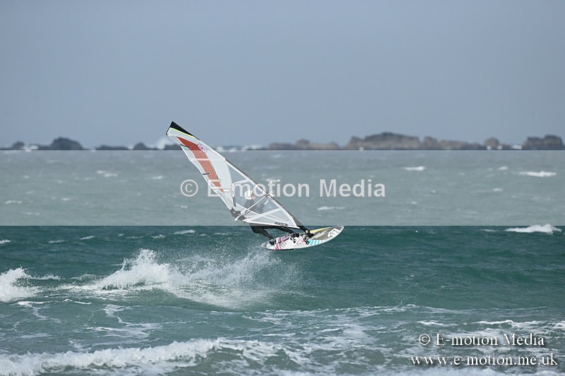 WS 020413-197 - Windsurfing