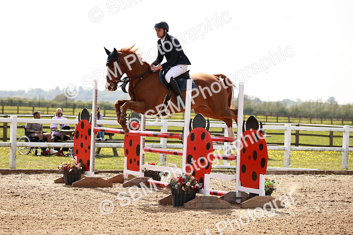  - Class 26 - Senior Foxhunter - 1.20m