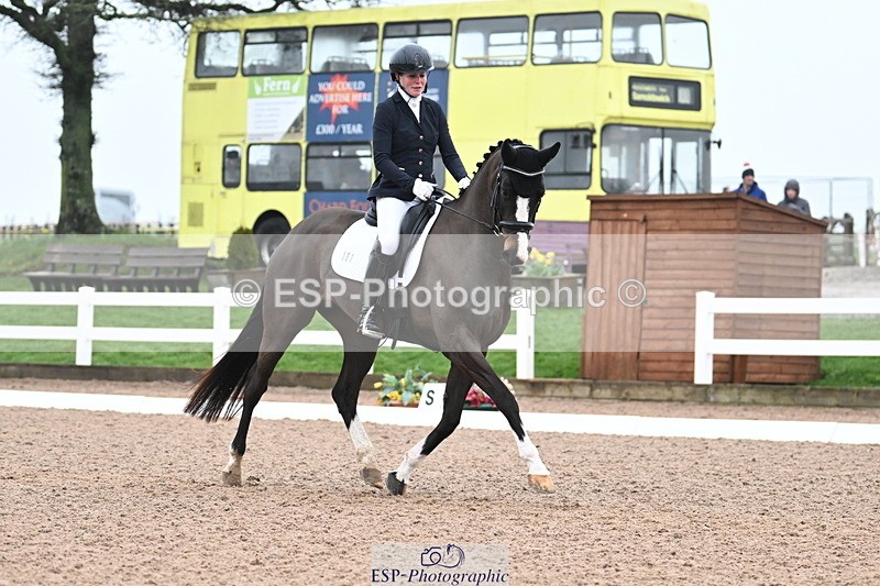 240217A-113944-02380 - 161-Katie.Warner-Active.Nuvalari