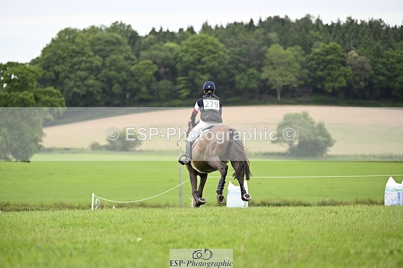 240525-170104-18513 - 279-MHF_LADY-Poppy_von_Maltzahn
