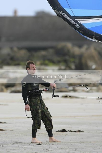 KS200507-8 - Kite Surfing