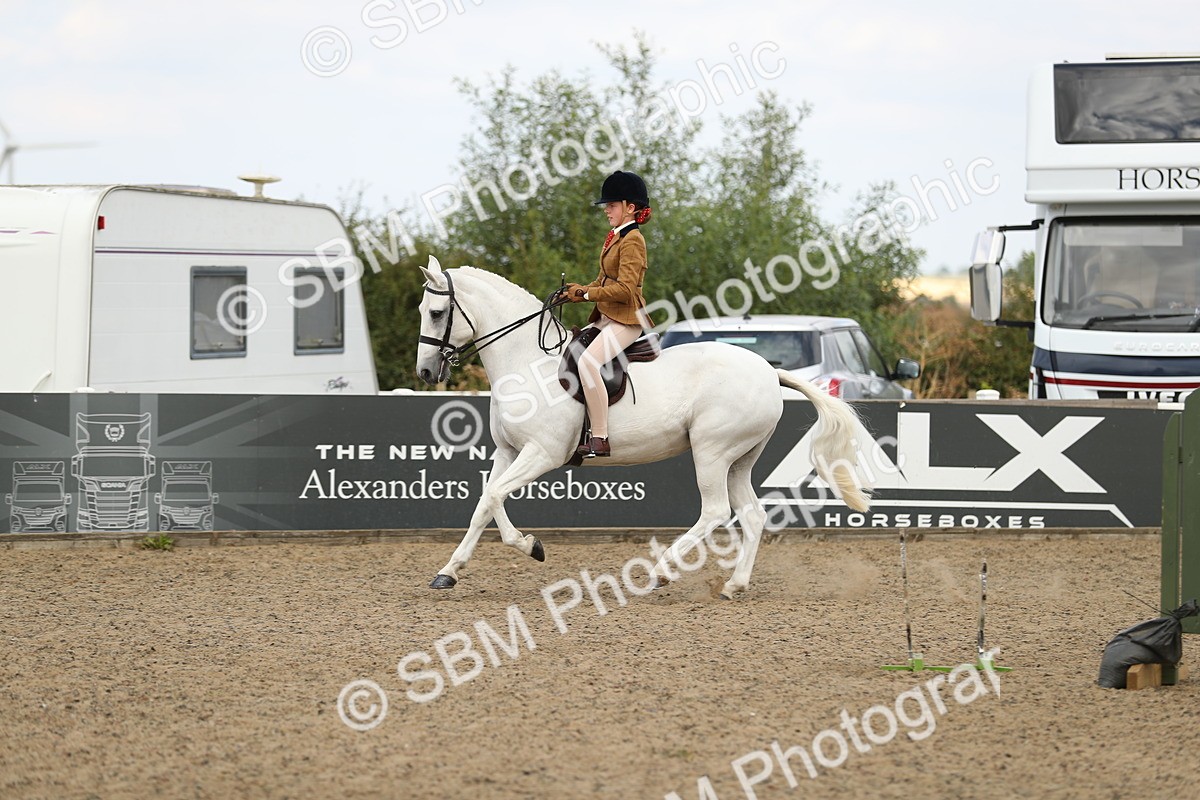 SBM_05633 - Class 48a Style & Performance 70cm (15-19)