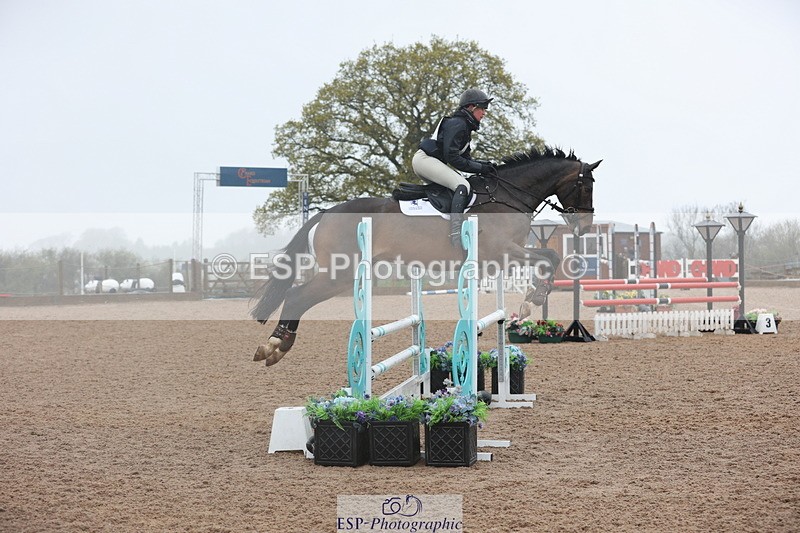 250418-100359-00612 - 017-Rosie.Bradley-Hole-KILMOUNTAIN.TOYBOY