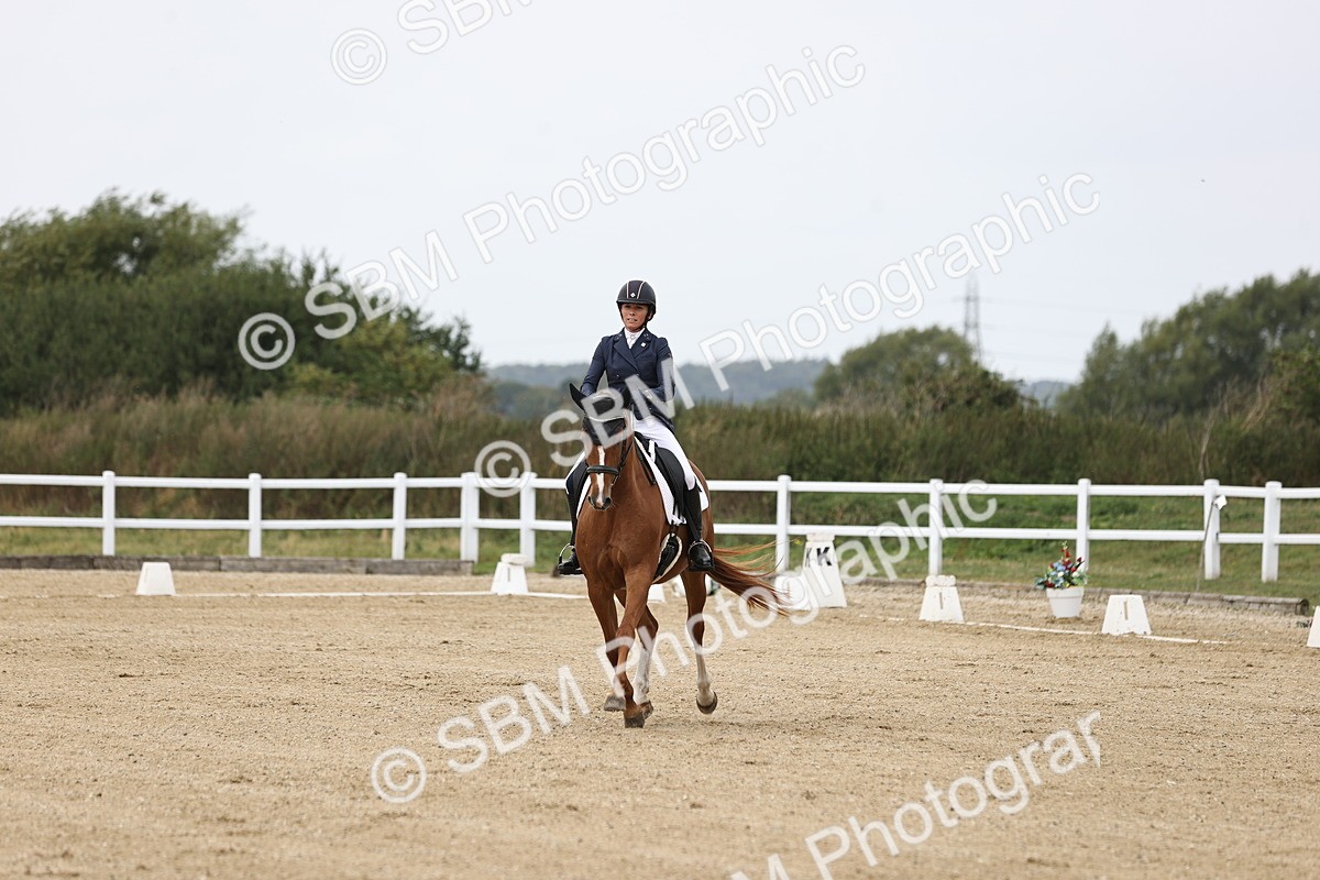 SBM_017429 - Class 14 - Novice 23 - 13.52-14.55