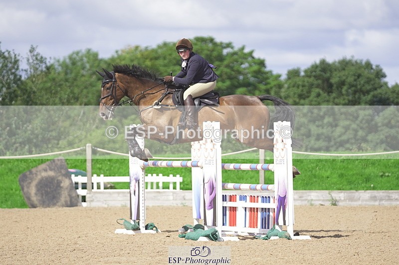 230806A-105140-01450 - Cls 13 Snr Newcomers & 1.10m Open