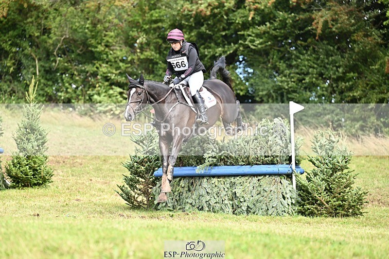 250831-151449-12130 - N-666-Lizzie.Luxton