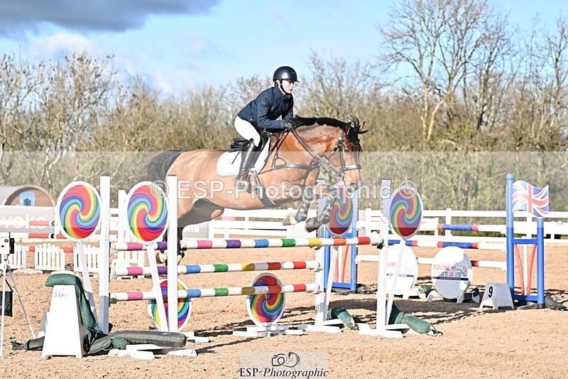 251119-133426-00479 - Cls 4 Newcomers and 1.10m Open