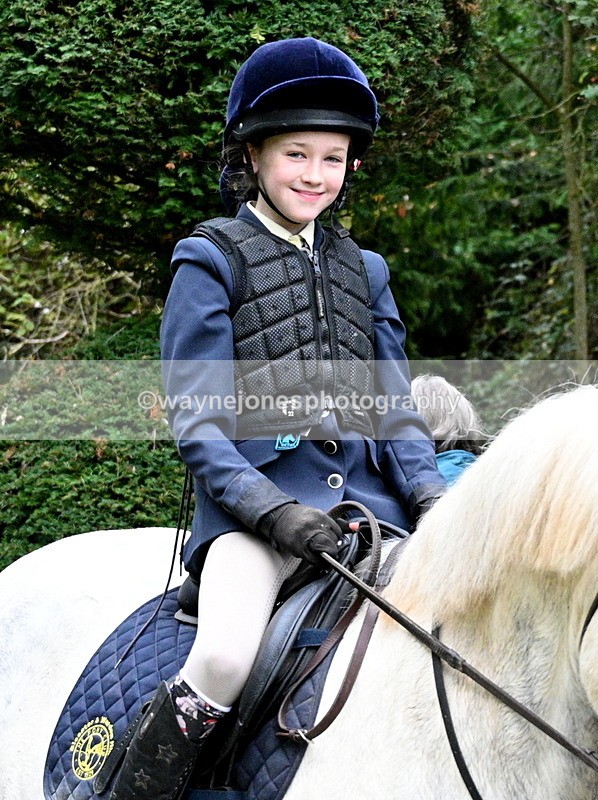 WJ7_6545 - Berks & Bucks - Children's Meet - The Old Farmhouse – Steventon.