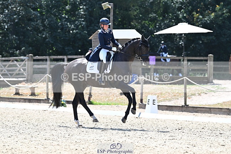 250810A-140208-07223 - 070-Abbie.NewburySeagry.Firstamour