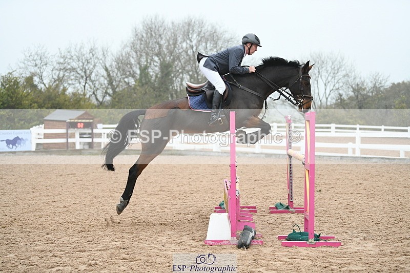 241103A-113124-07816 - SUN Cls 21 Snr Newcomers and 1.10m Open