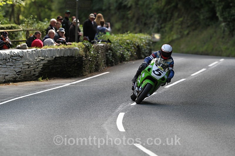 FOM_1010 - Classic TT Lap of honour