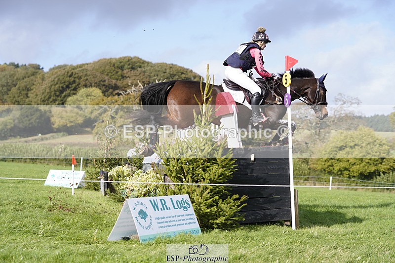 241025-114030-06288 - 055-Ellie.Fredericks-UPPER.CLASS.BRIT